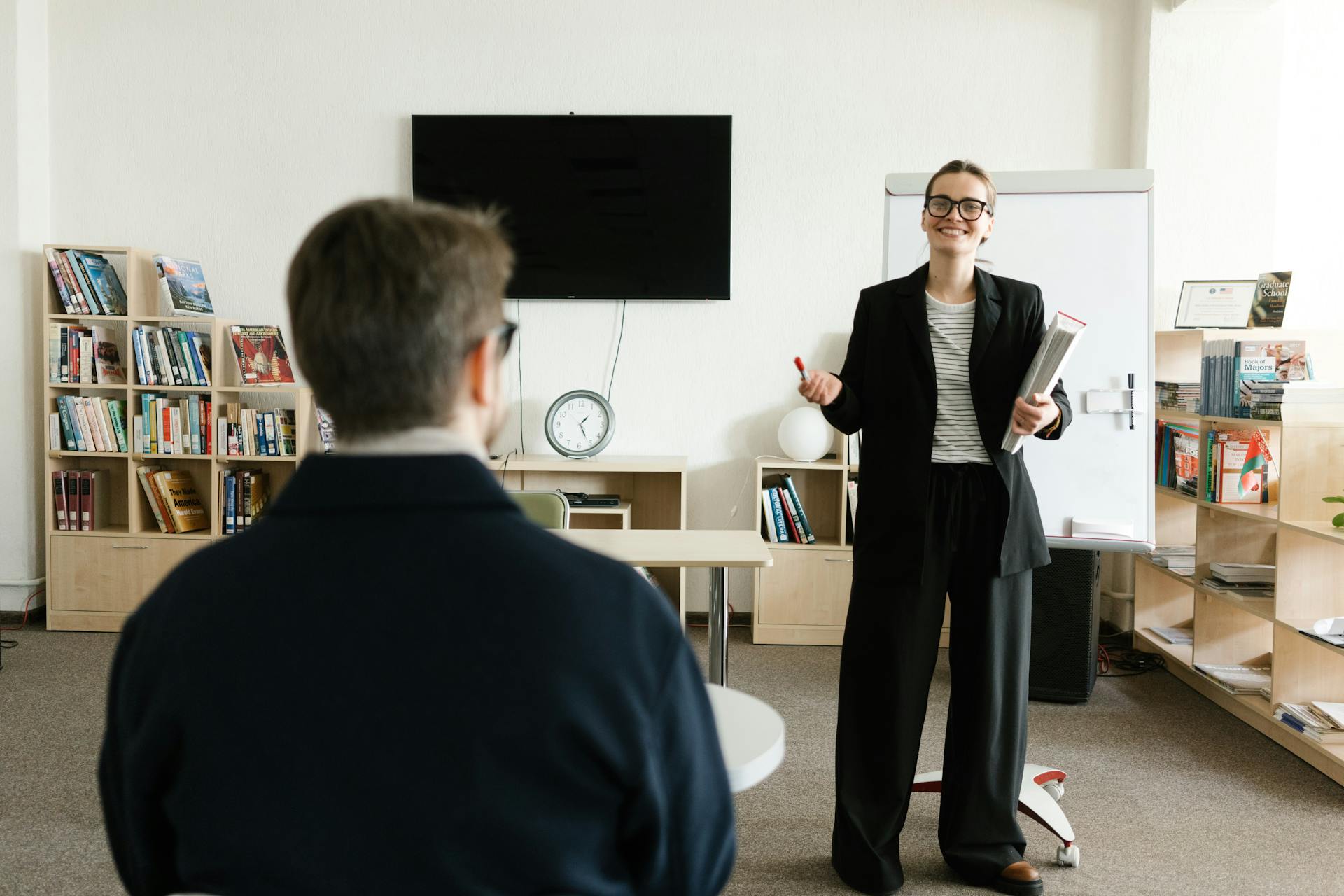 A business coach coaching an enterpreneur